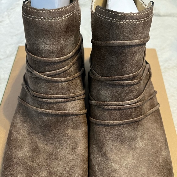 New in Box JBU by Jambu Water Resistant Booties Size 12 - Picture 2 of 8